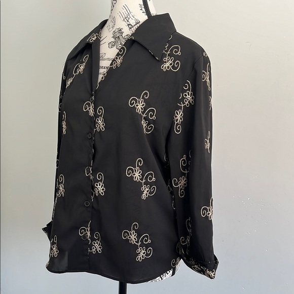🇨🇦 Tradition Vintage Embroidered Blouse — Black & Cream / Whimsigoth Medieval - Picture 3 of 5